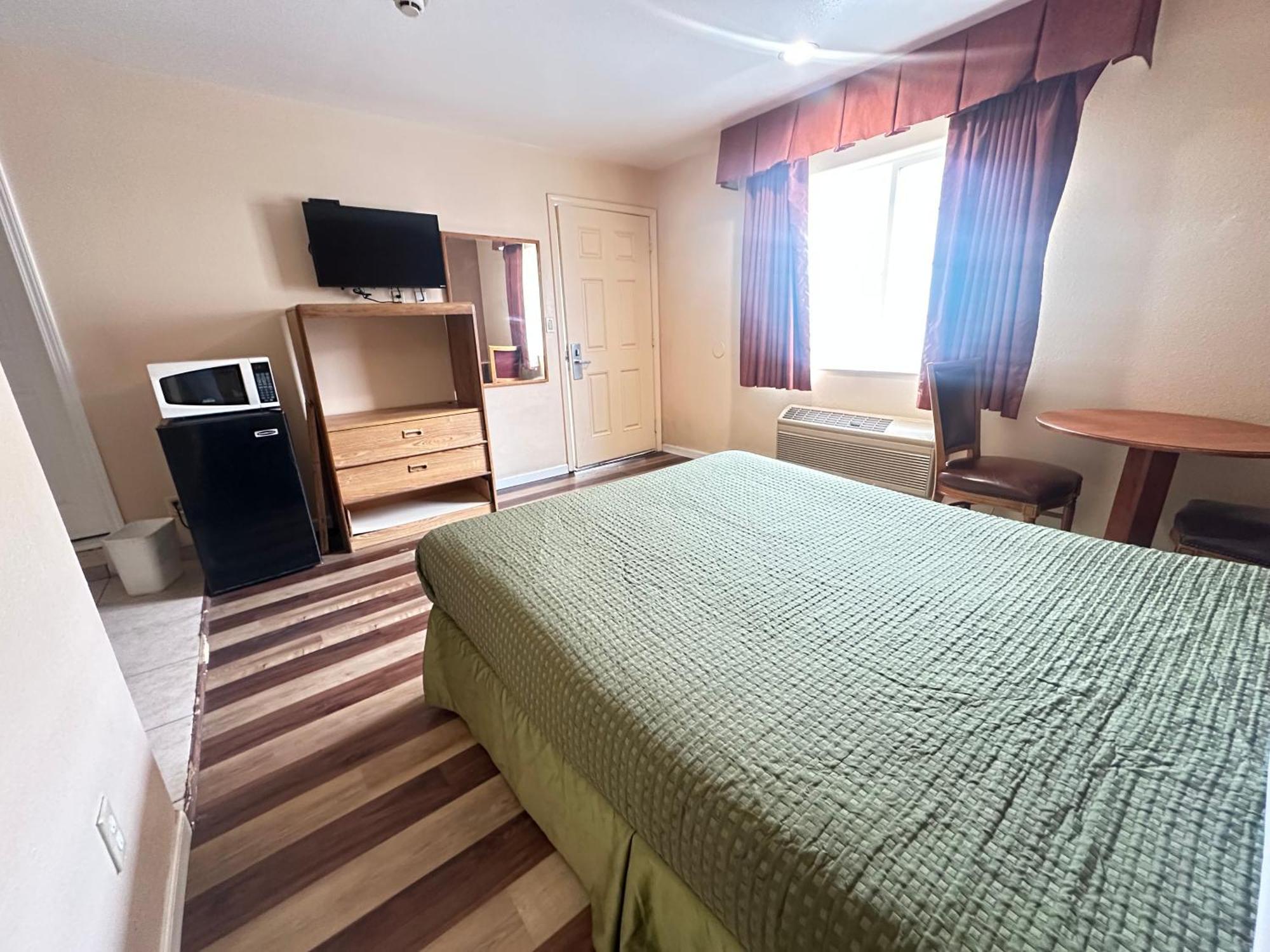 ווטסונוויל Royal Inn מראה חיצוני תמונה