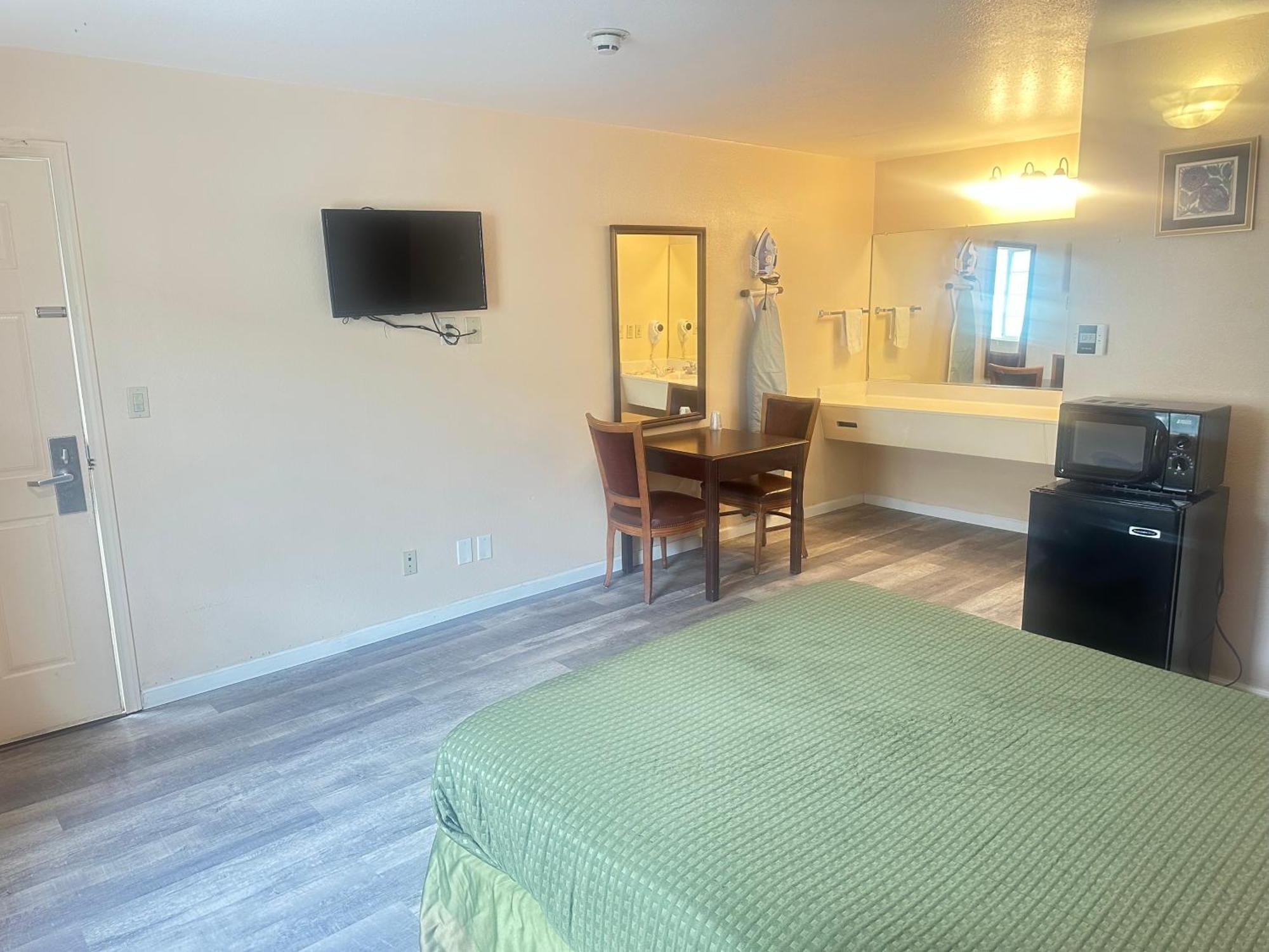ווטסונוויל Royal Inn מראה חיצוני תמונה